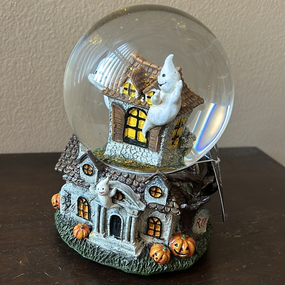 Martha Stewart Musical SnowGlobe Halloween Ghosts New Haunted House - Picture 3 of 5